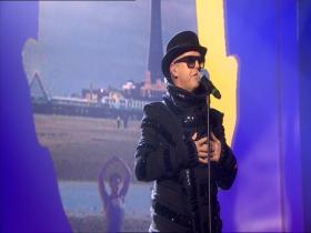 Pet Shop Boys 2009 Brit Awards Performance (feat Lady Gaga & Brandon Flowers)